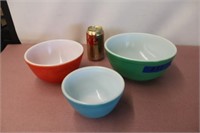 Pyrex Nest of Bowls