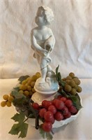 Decorative Angle Baby with Grapes