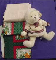 TABLE CLOTHES AND BEAR