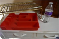 (2) utensil trays & (3) metal grates