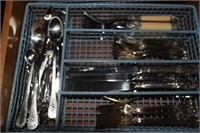 silverware & 2 organize trays