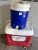IGLOO COOLER 26L AND WATER DISPENSER