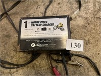 BATTERY TENDER CHARGER
