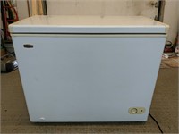 Danby Chest Freezer Powers On
Measures 40" x