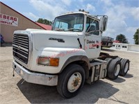 1996 Ford L9000 Daycab
