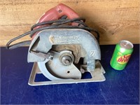 Milwaukee circular Saw (no blade)