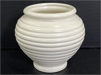 Hull Pottery USA ceramic beehive urn vase