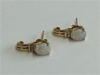 10 Kt White Gold Opal And Diamond Stud Earrings