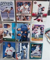 351 - LOT OF 9 BASEBALL TRADING CARDS (A9)