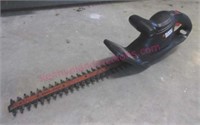 Black & Decker 17in hedge trimmer (garage) elec