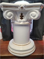 New White and Gold Glass decorative pedestal