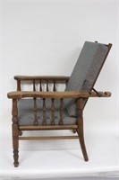 EARLY 20TH CENTURY CHILD'S MORRIS CHAIR