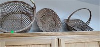 3 baskets  (kitchen)