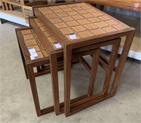 MID CENTURY NEST OF 3 TILE TOP TABLES