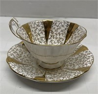 Queen Anne Bone England Chins Tea Cup/Saucer