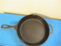 Lodge Cast Iron fry Pan