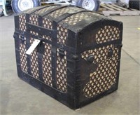 Vintage Trunk, Approx 23"x18"x29"