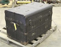 Vintage Trunk, Approx 34"x21"x24"