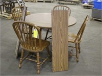 Drop Leaf Table w/(4) Chairs & (2) 12" Leaves