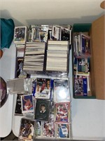 LOT: 80'S/90'S SPORTS CARDS-INCLUDES