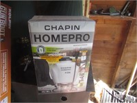 Chapin Back pack sprayer 4 gal. New in box