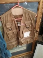 Text sport hunting vest size large