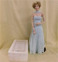 Princess Diana: porcelain doll, portrait edition,
