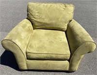NW)Nice Stuffed Chair, Light green color, has some