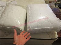 (2) Queen sz mattress pads (1 new - 1 used) BR
