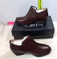 New Naturalizer Women's Size 7w Shoe