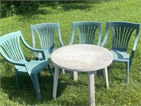 Plastic table and 4 chairs