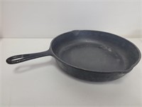Cast Iron Skillet No. 8 10 1/2" With Heat Ring *