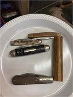 Pocket knives including Barlow and kamp king