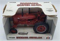 1/16 Ertl IH Farmall Super M-TA Tractor In Box
