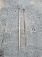 2 CULTIVATOR LAWN TOOLS