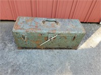 Vintage 22-in metal toolbox with contents