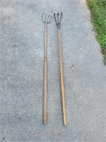 2 cultivator lawn tools