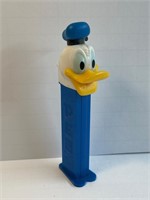Vintage PEZ Donald Duck Candy Dispenser