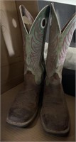 (Private) LADIES ARIAT BOOTS size 7.5