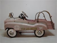INSTEP Fire and Rescue peddle car