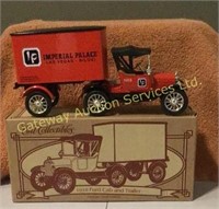 Ertl Collectable 1918 ford cab and trailer die