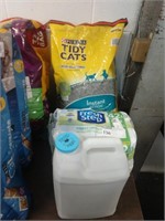 1 LOT (3) CONTAINERS ASSORTED CLAY CAT LITTER
