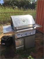 Twin Eagles Stainless Steel Grill with propane