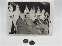 KKK PICTURE W/ FLORIDA & NORTH CAROLINA TOKENS