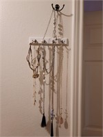 (7) Costume Jewelry Necklaces