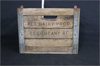 Vintage Pet Milk crate w/ 6 Pet Milk bottles