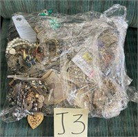 E - BAG OF COSTUME JEWELRY (J3)