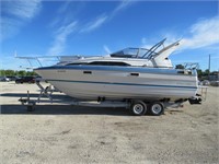 1989 E Z LOADER TRAILER W/ BAYLINER BOAT