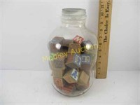 GLASS JAR WITH WOODEN BLOCKS