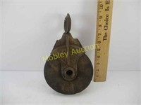 ANTIQUE PULLY